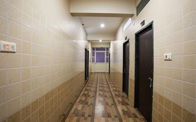 Spot On 23725 Jay Shanti Palace Hotel