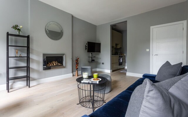 Stylish 2 Bedroom Flat in Kensington Near Hyde Park