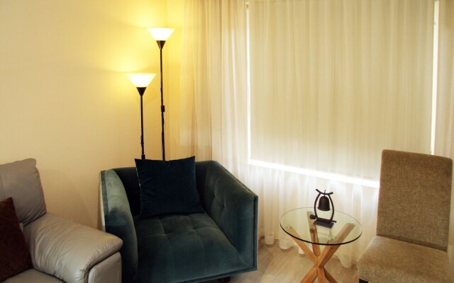 Adelaide Cbd Apartment - 3Br, 2Bath & Carpark