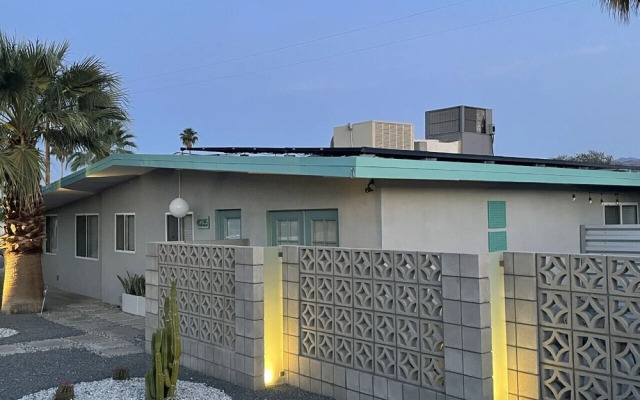 Hollywood Hideaway