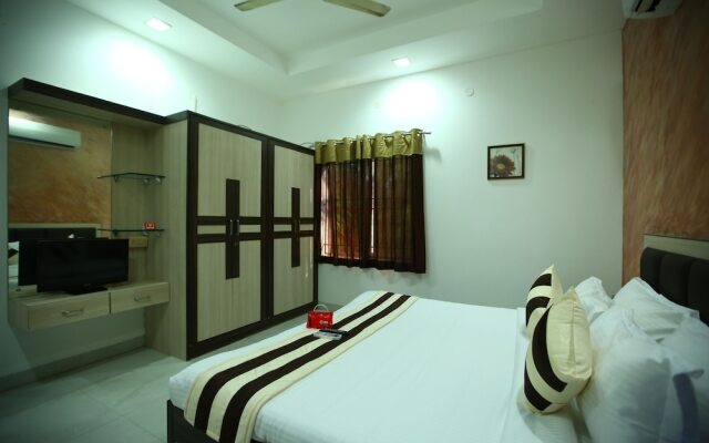 OYO 2282 Apartment Velachery