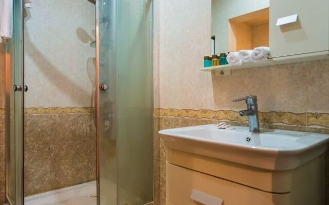 Iva Old City Hotel