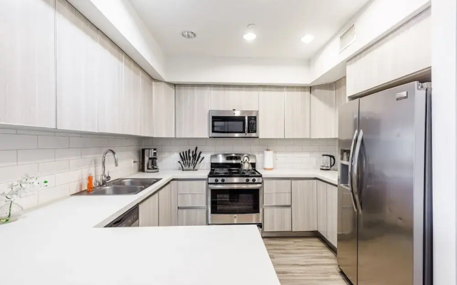 Brand new 2 Bedroom Apartment on Hawthorn Ave Hollywood 2 Apts by RedAwning