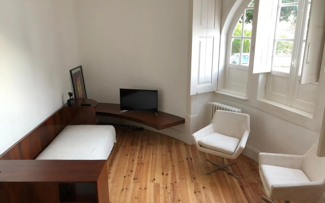 Rua Tenente Campos Rego, Ground Floor