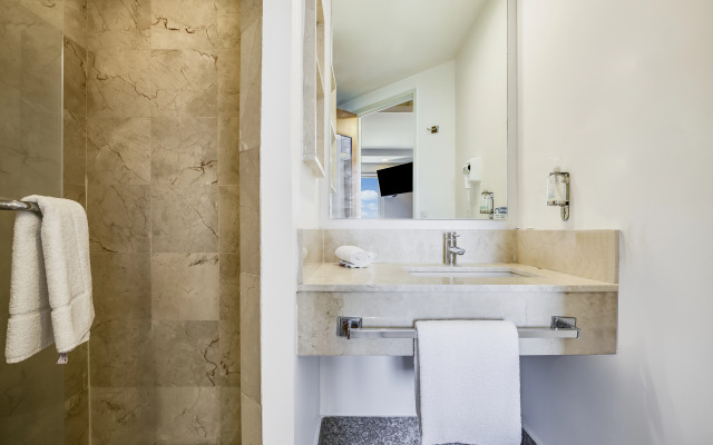 One Guadalajara Periferico Norte