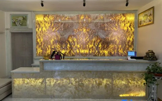 Rujia Huayi Hotel (Mengyin Mengshan Road Branch)