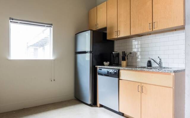1 BR Loft Next to Riverwalk by Frontdesk