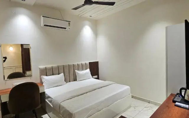 Hotel Sharanga