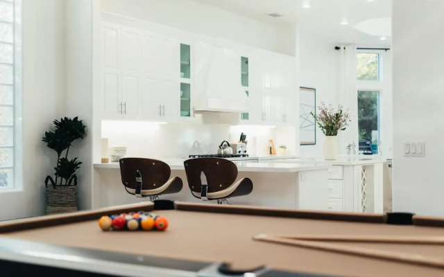 Fly With Me by AvantStay