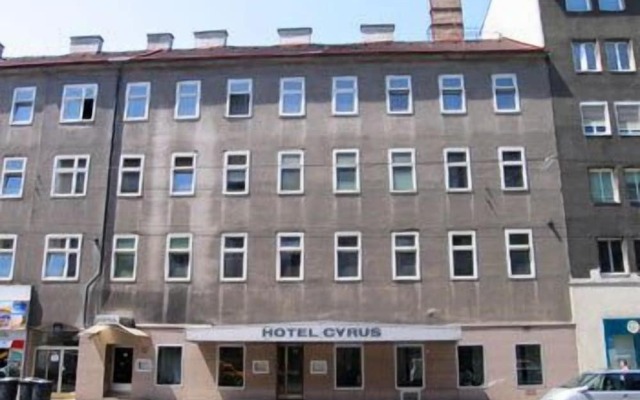 Hotel Cyrus