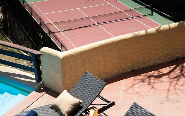 Secret Harbour Boutique Hotel and Marina