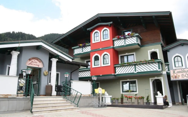 Idyllic Holiday Home in Goldegg Weng Near ski bus