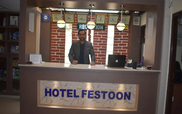 Festoon Hotel