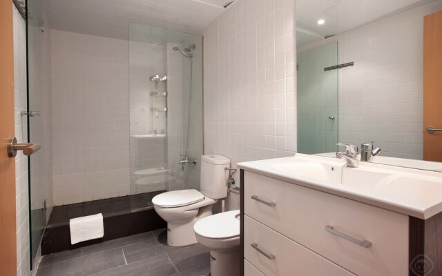 Large Guell Apartment