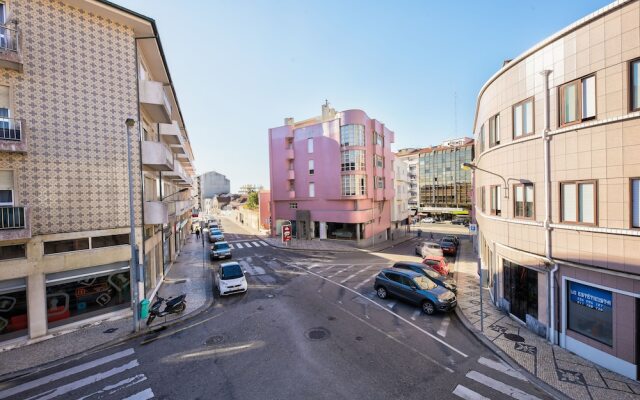 Les Canaux