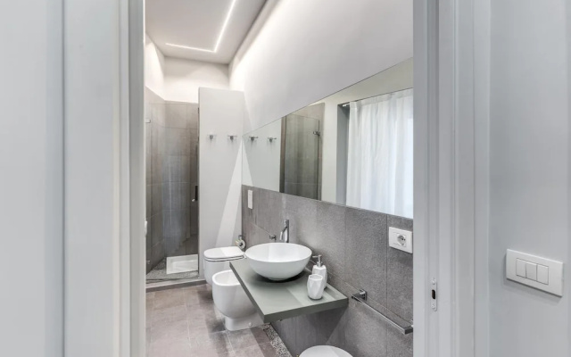 Grey Diamond in Naples