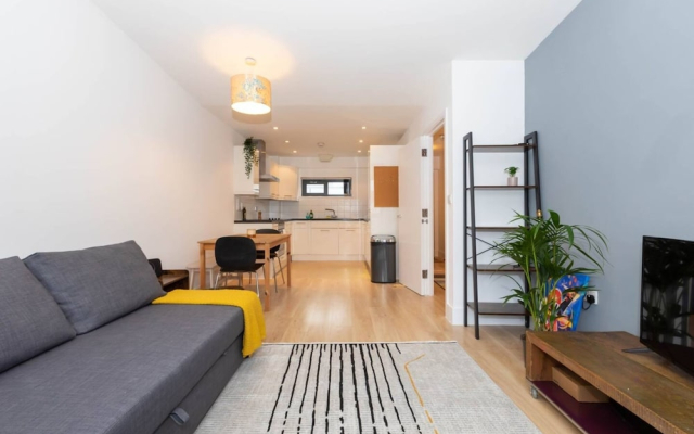 Lovely 1 Bedroom Flat Overlooking Canal in Hackney