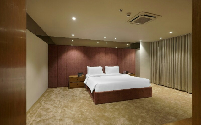 Sunday Hotel Vadodara