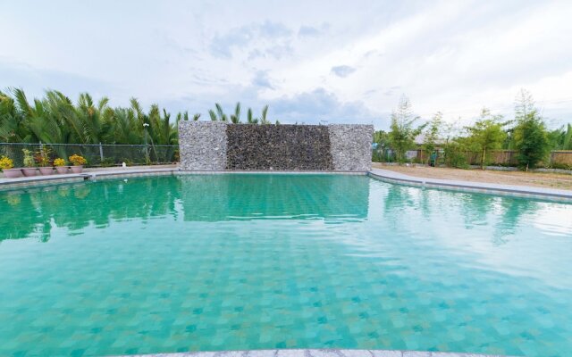 RedDoorz Premium near Health Centrum Banica