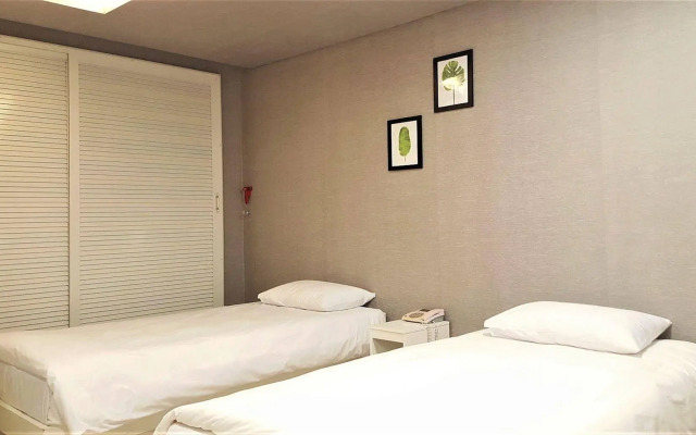 Maru Hotel