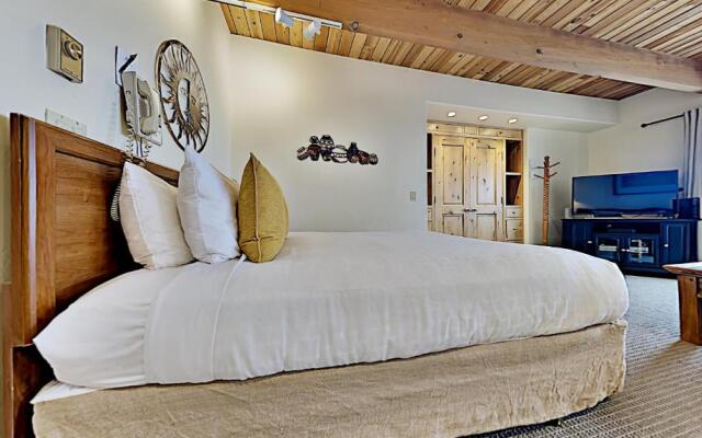 Timberline Condominium Studio Deluxe Unit 215