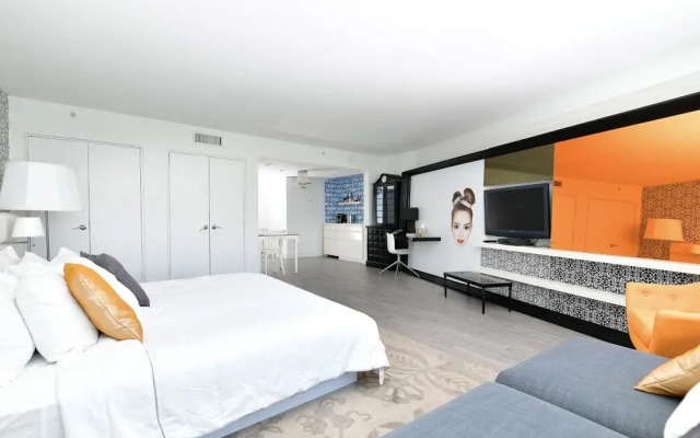 Miami World Rental - Mondrian 808