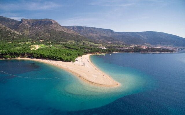 Zlatni Rat Beach Hotel