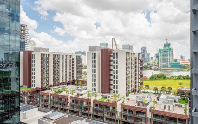 The Crest Residence Luxury by Metropole