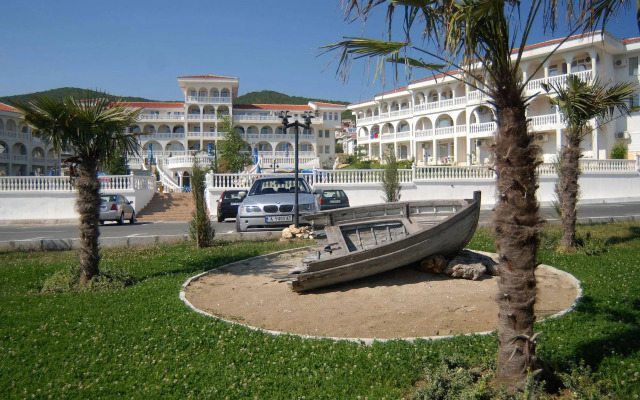 Lazur Holiday Apartments