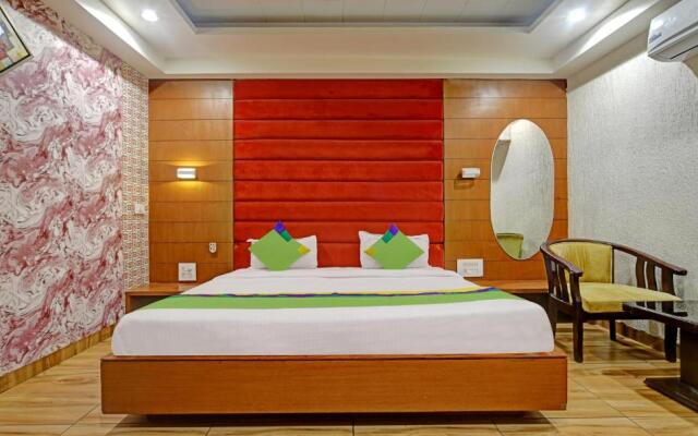 Collection O Hotel Johri Residency