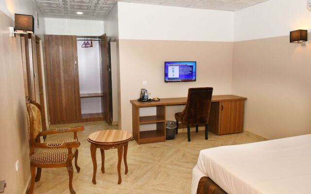 Goodview Suites& Apartments