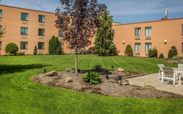 Clarion Hotel Lake Erie