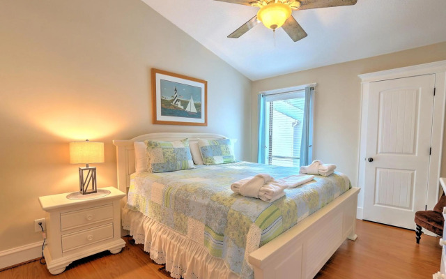 Lighthouse Tennis 2407