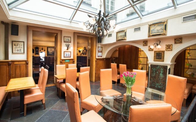 Hotel U Zlatého Stromu Prague by BHG
