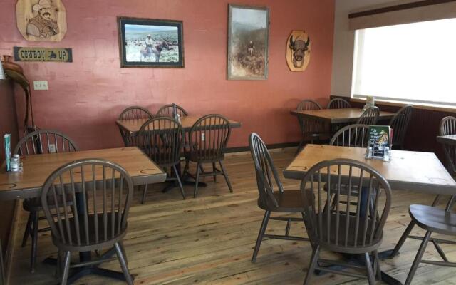 Broken Spur Inn & Steakhouse