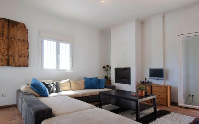 Inviting Villa in Arenas with private pool