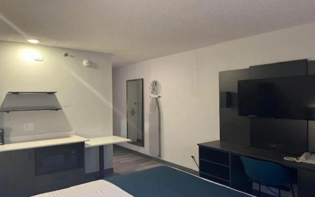 Studio 6 Suites Norcross, GA