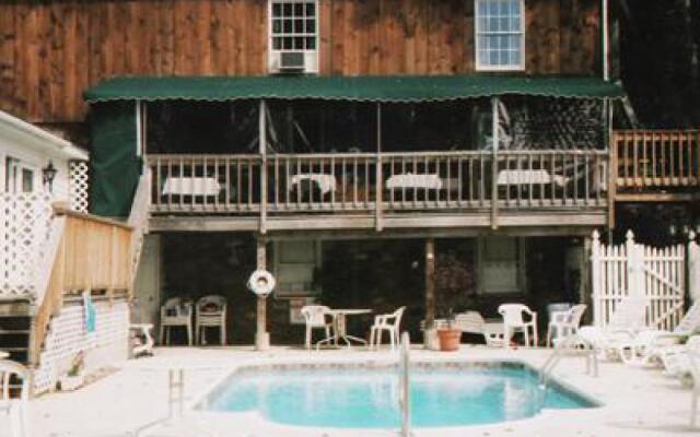 Sturbridge Country Inn