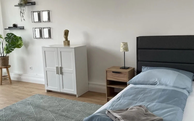 GREEN HILL Apartment