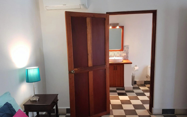 Lovely new-build colonial house with plunge pool