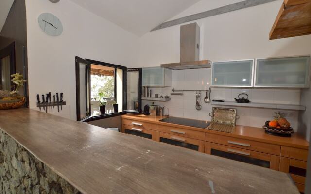 Villa piscine à débordement panorama