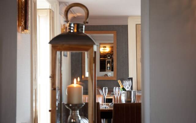 Broom Hall Inn