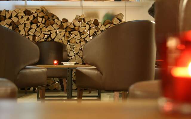 The Alpina Mountain Resort