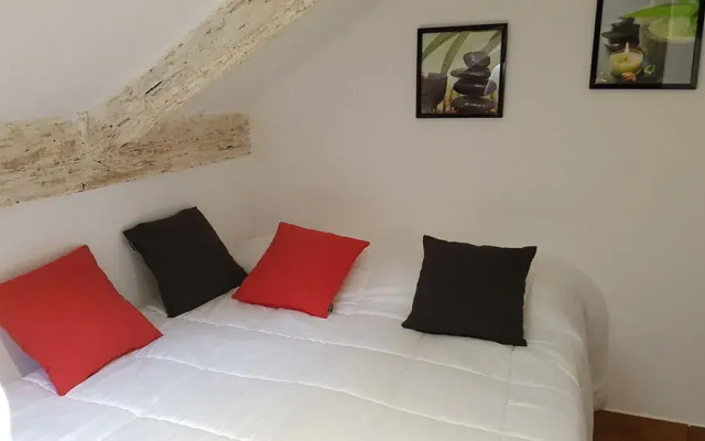 Season's Hostel & Guest House