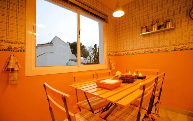 Suitur beachfront duplex with pool and sea views