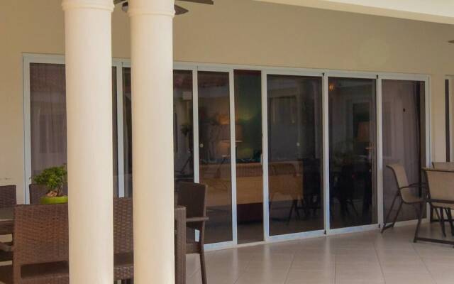 Privacy and Comfort Luxury 6 Bedroom Villa