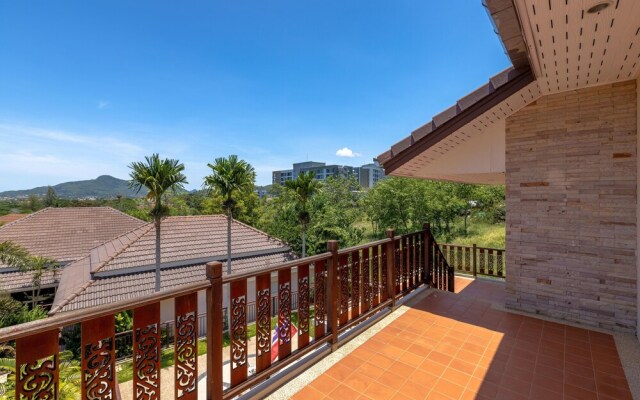 5 Bedroom Pool Villa Close To Town H5