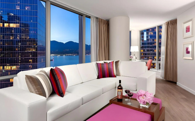 Auberge Vancouver Hotel