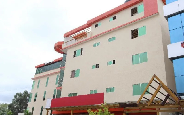 OYO 15965 Hotel Nandi Gateway