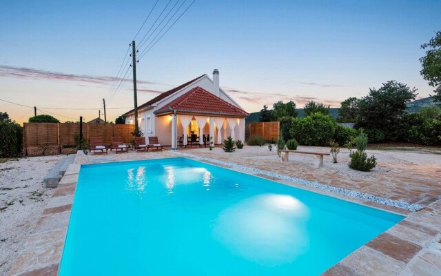 Charming House With Pool 10 Min From Sibenik